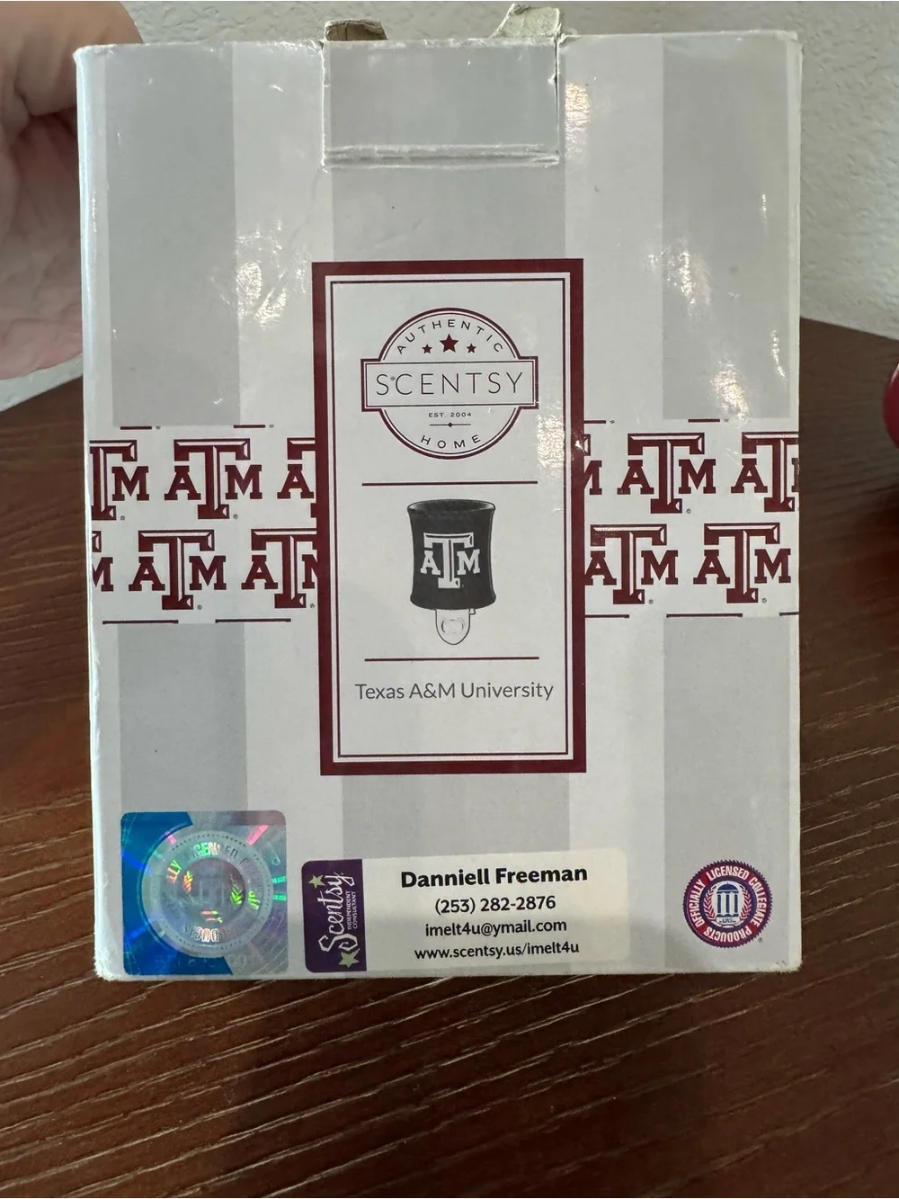 Scentsy Texas A&M Aggies Maroon Plug-In Warmer with Box - Picture 7 of 9